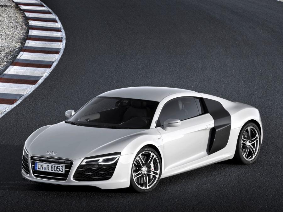  Audi R8 V10 2012 года  (фото 7 из 16)